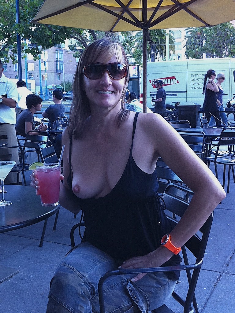 Milf Boobs In Public voibes live