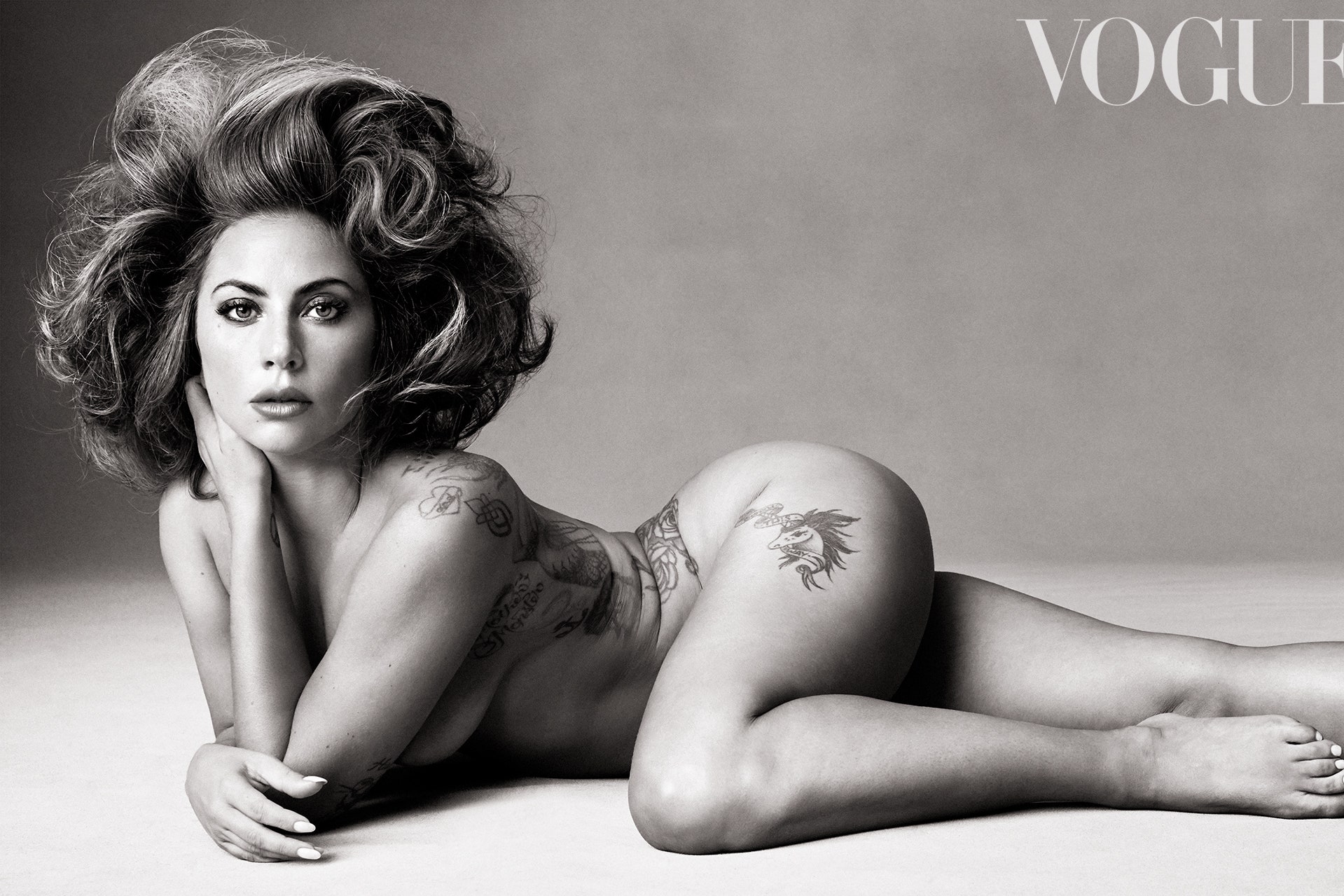 Lady Gaga Topless Pictures fickt mit