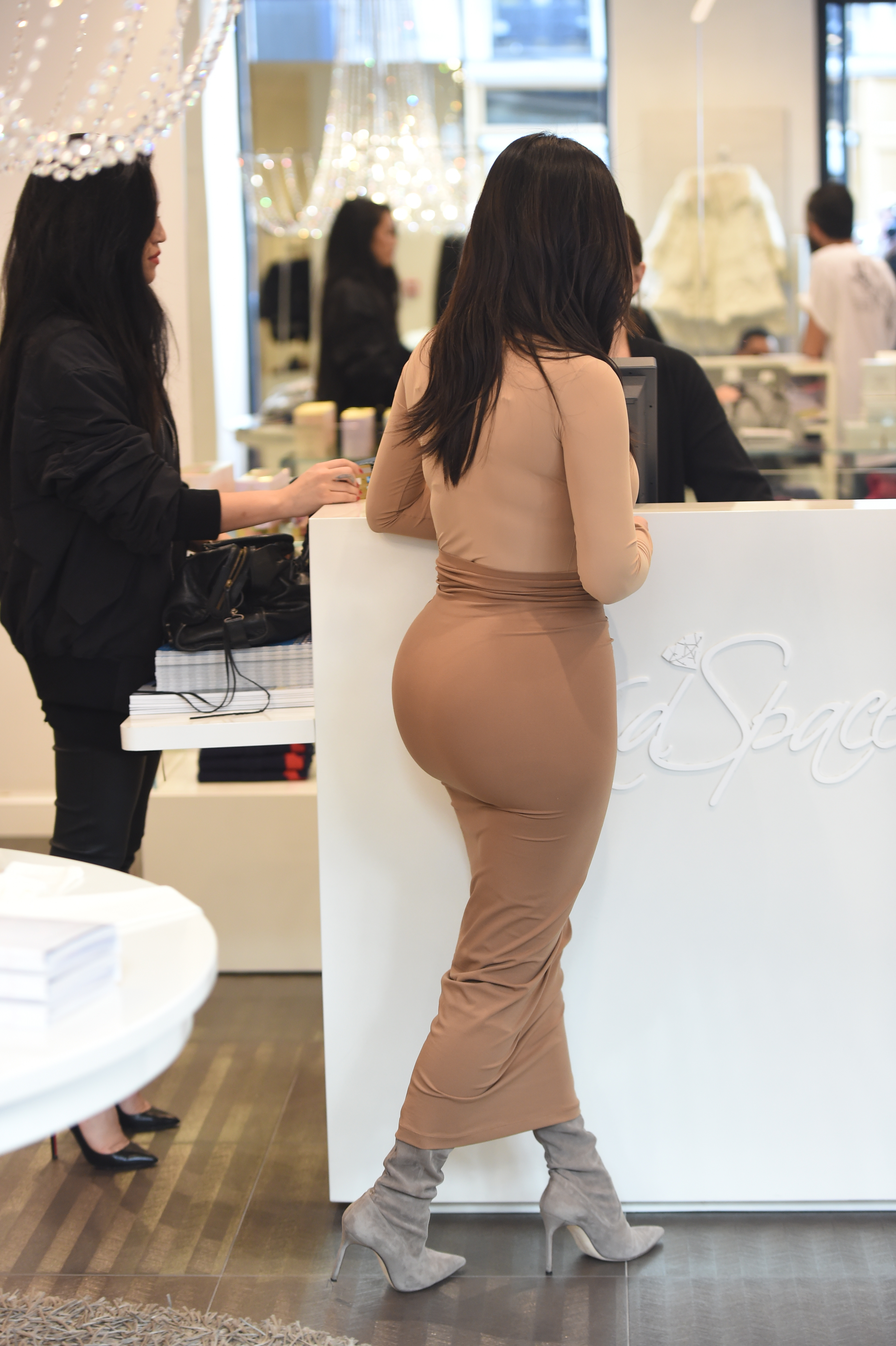 cora post recommends Kim Kardashian Huge Booty
