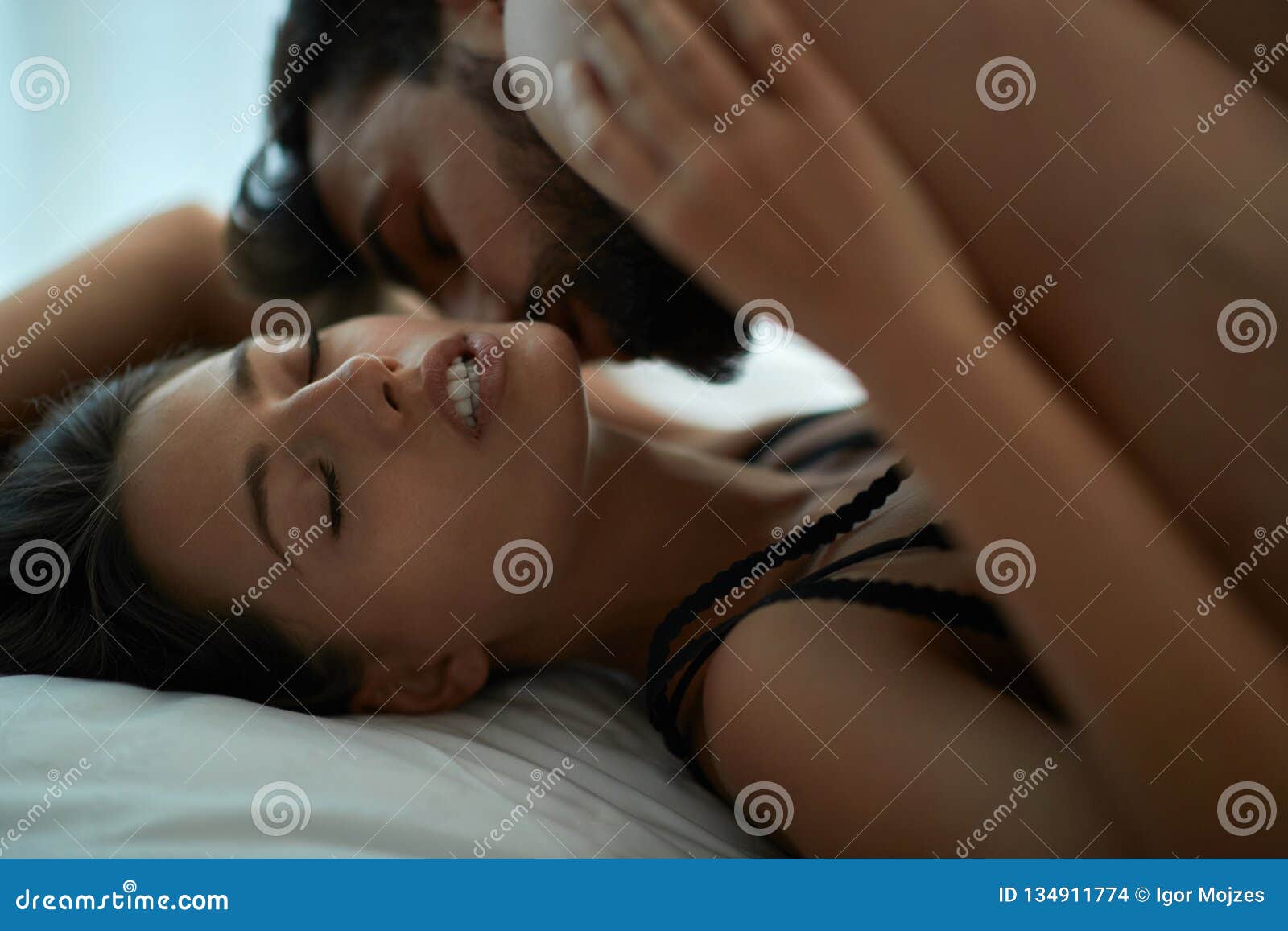 brandon luther share man and woman in bed making love photos