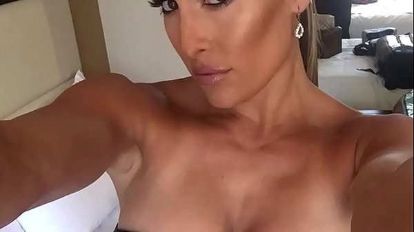 cynthia pieters recommends bella twins nude pics pic