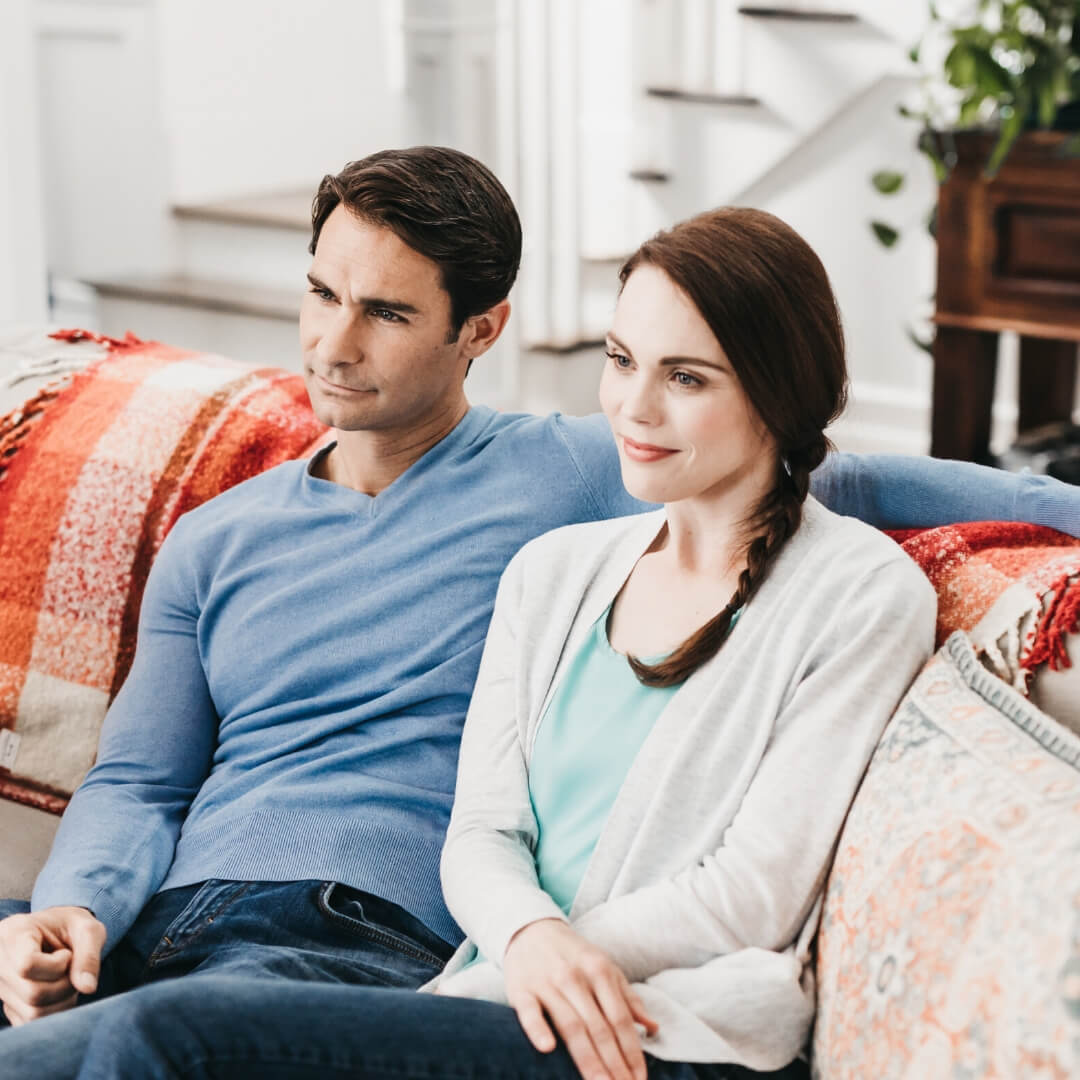 Husband Watches Wife Get A Massage zum spritzen