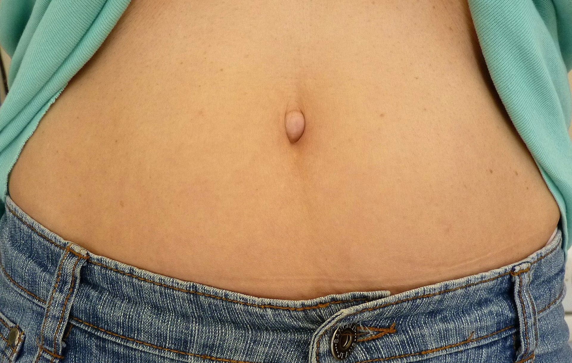 daniel dejoy add inbetweenie belly button piercing photo