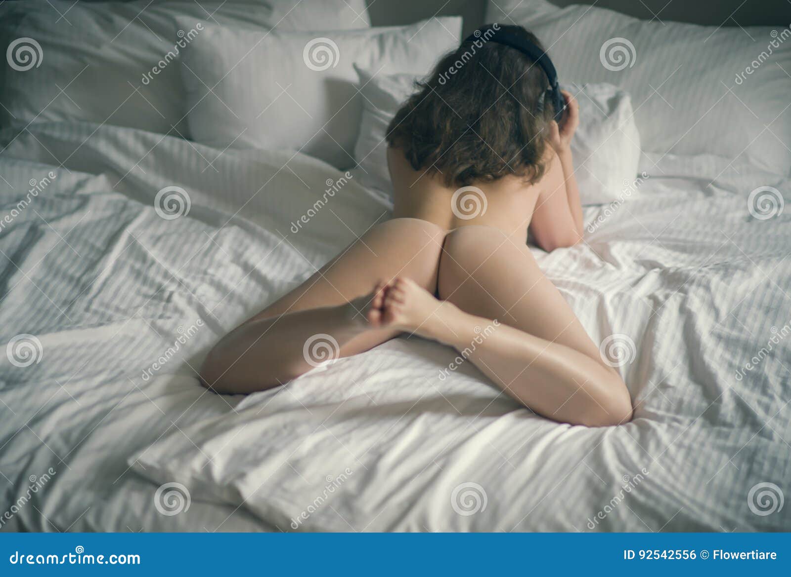 braeden skinner add topless girl in bed photo