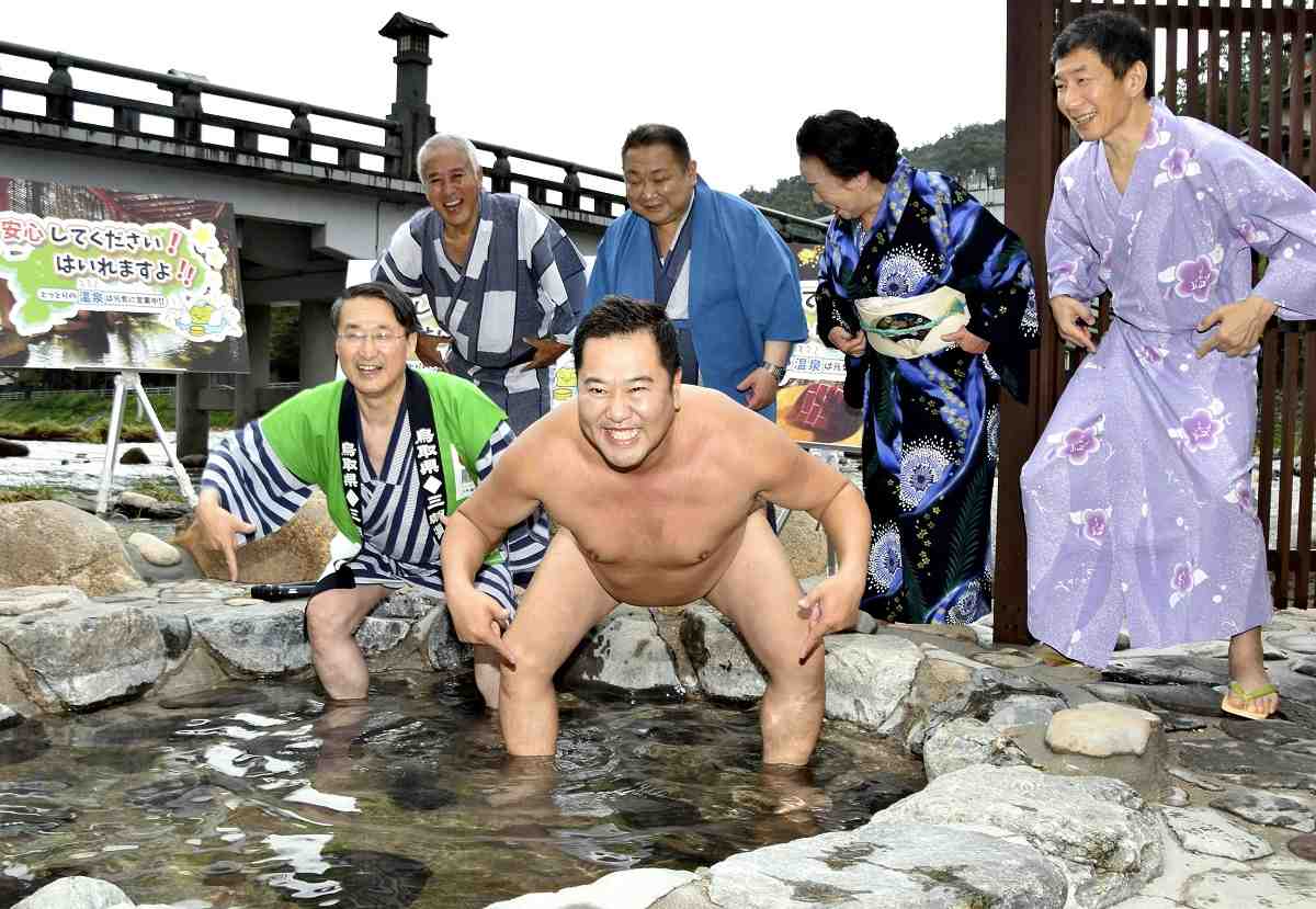 adrian negrea recommends japanese public bath video pic