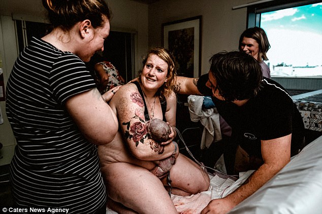 christiane diaz add woman giving birth nude photo