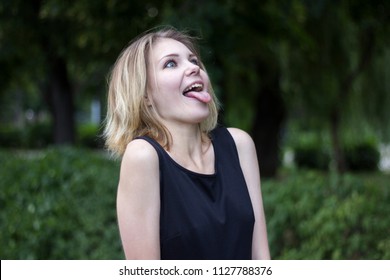 cynthia fidler add on her knees mouth open photo