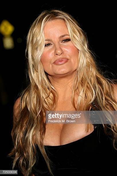 jennifer coolidge big boobs