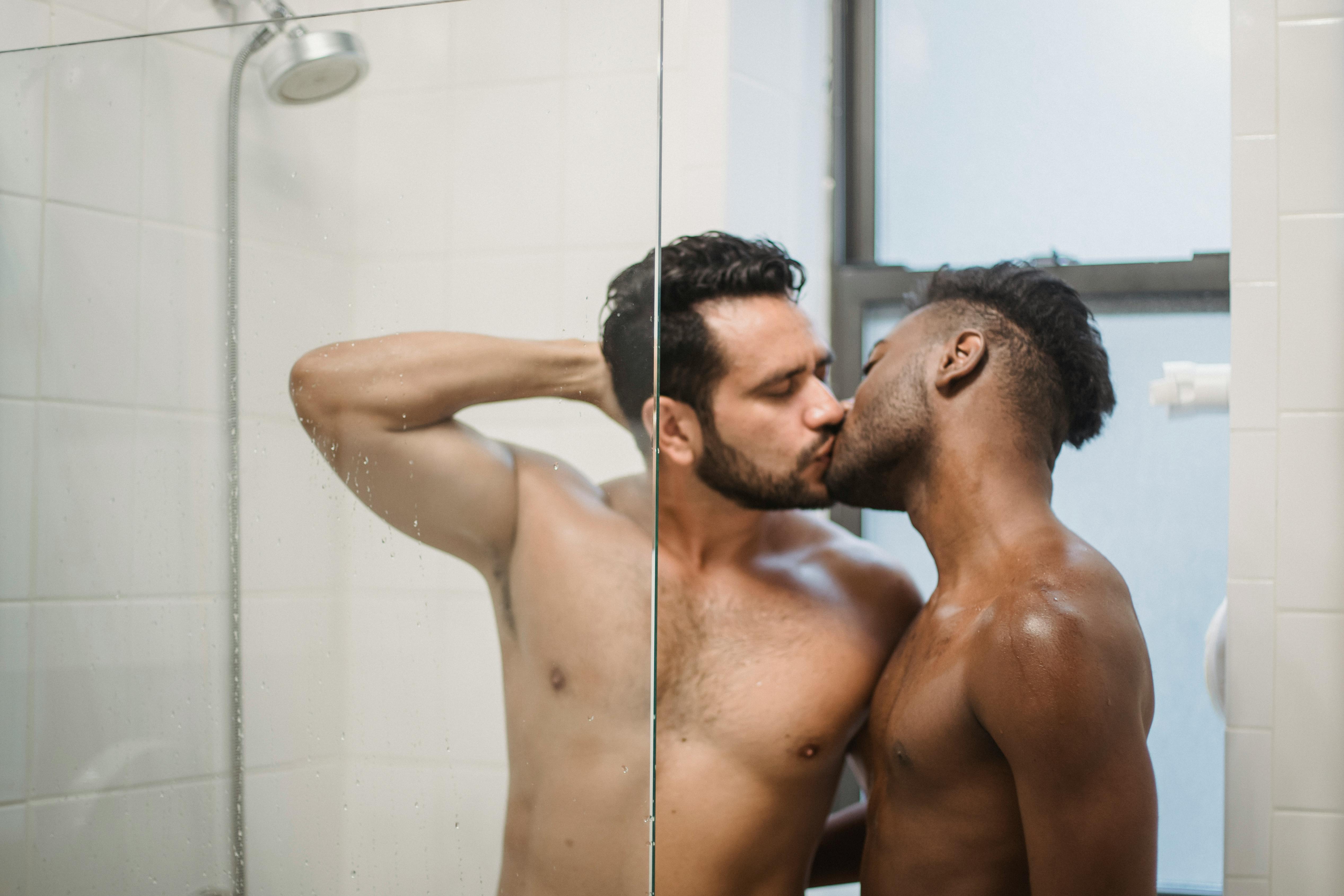 bodo bauer recommends people making out in the shower pic