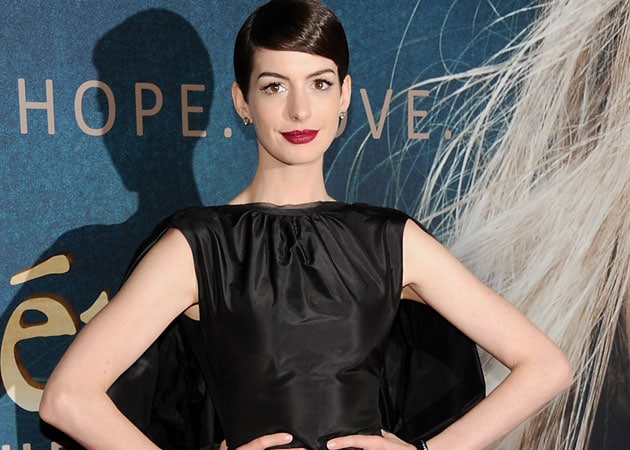 bern rivera recommends anne hathaway wardrobe malfunction uncensored pic