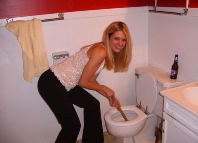 Best of Hot chicks on toilets