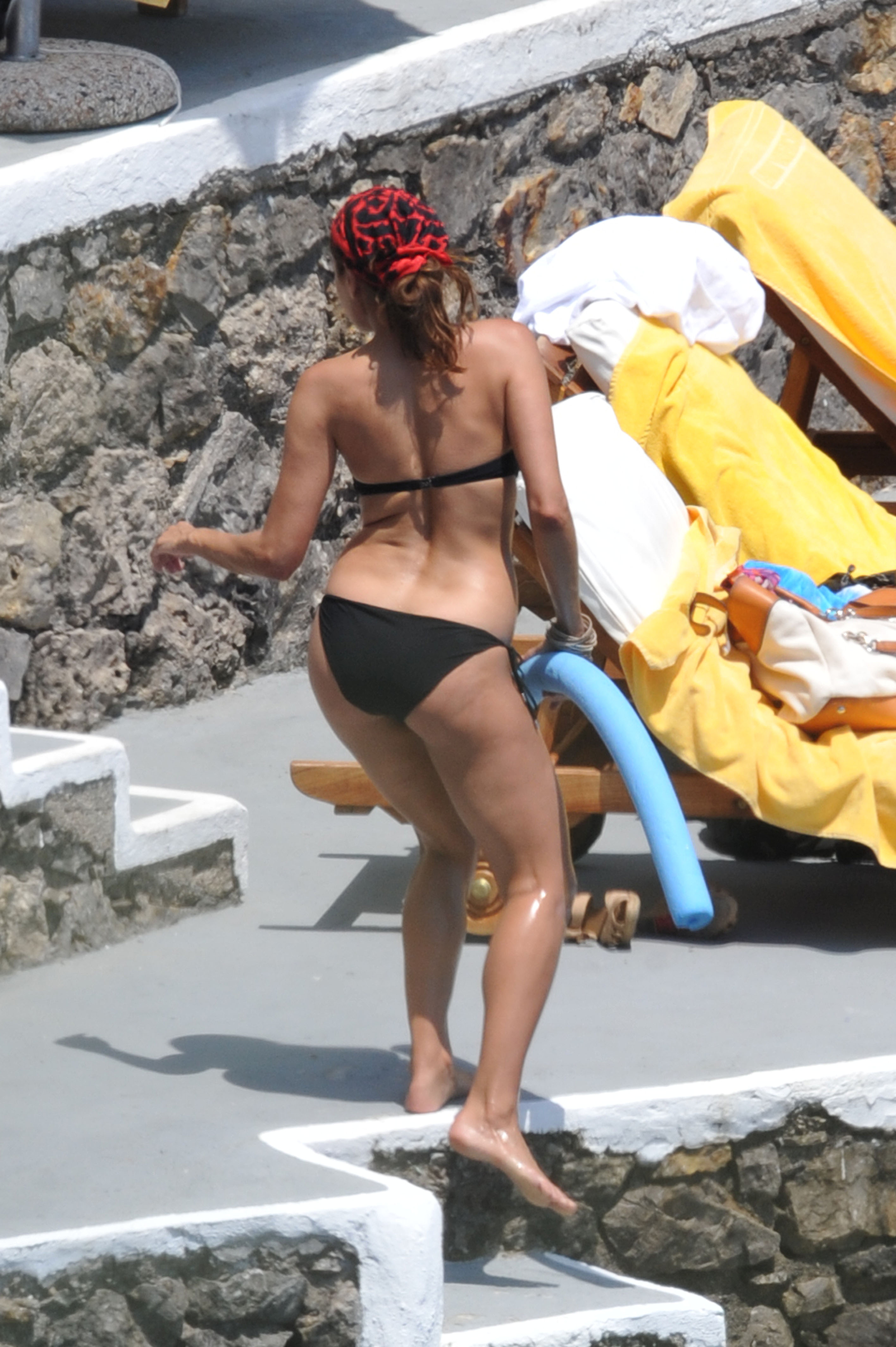 aminata kone add eva mendes sexy ass photo