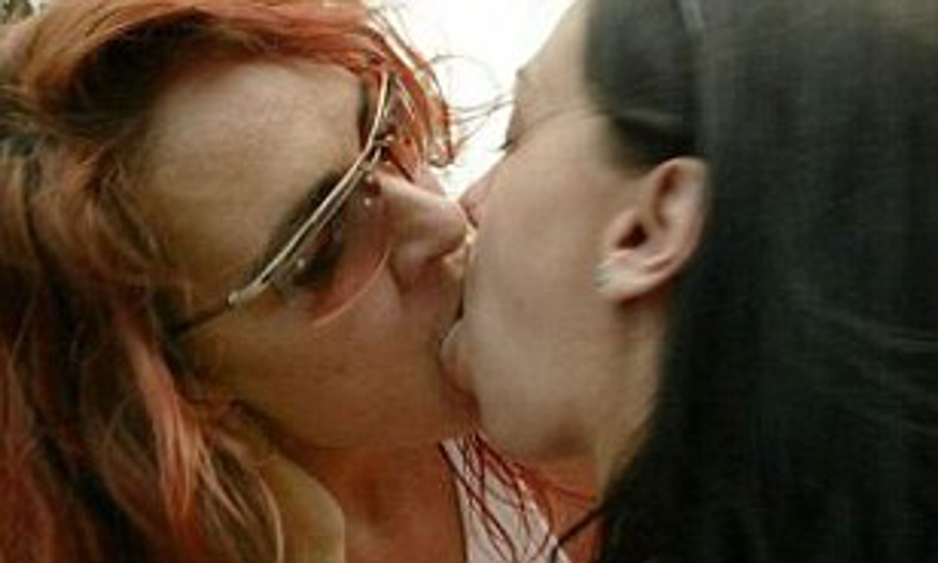 hot lesbians kissing