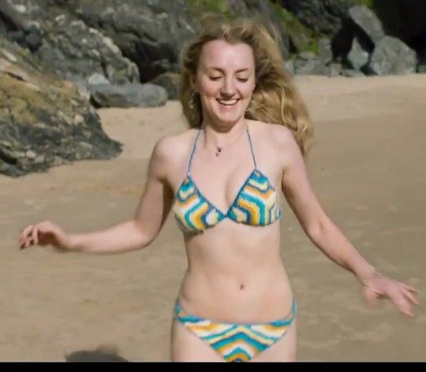 Evanna Lynch Hot Photos carry playlist