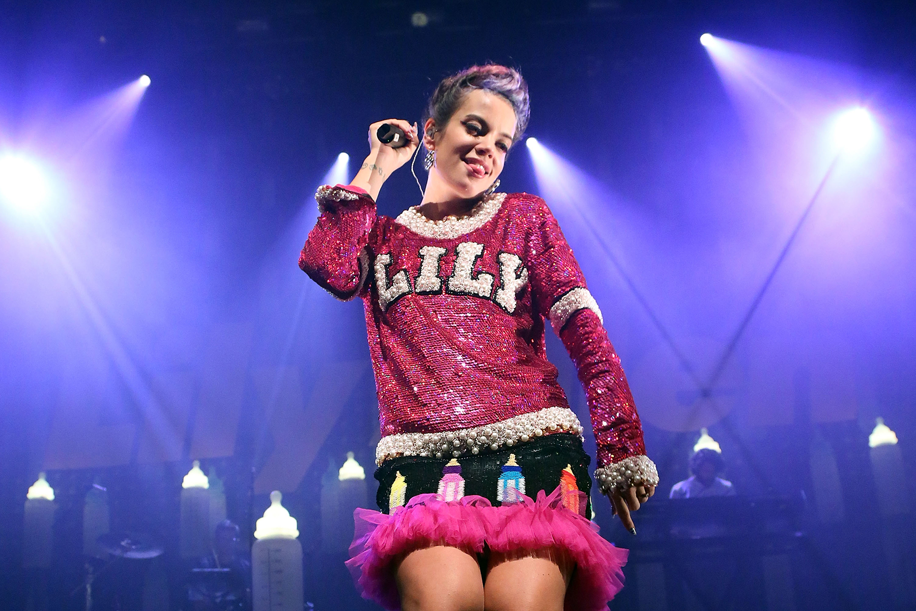 davis hodge recommends lily allen up skirt pic