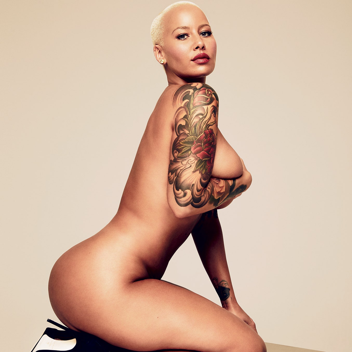 alisa renee recommends amber rose ass naked pic