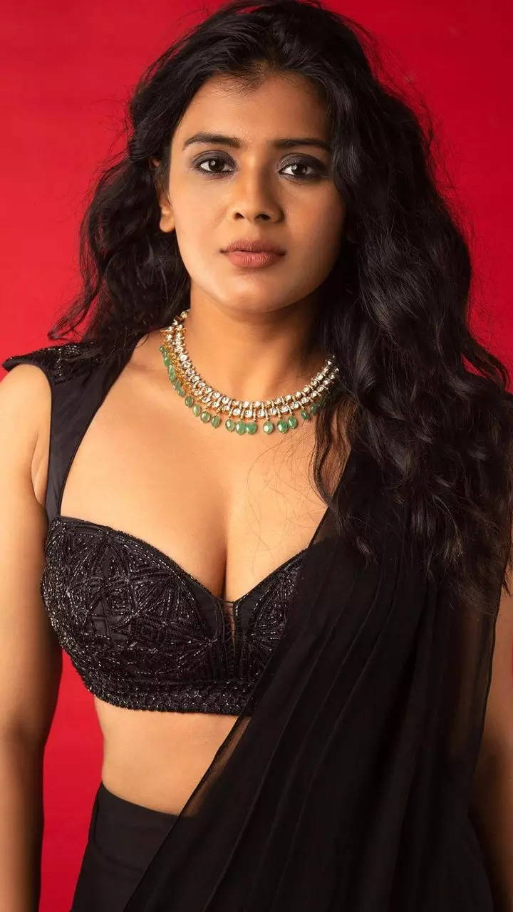 carole lopena add photo hebah patel hot