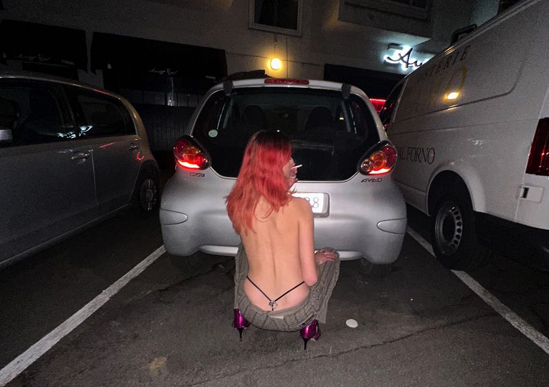 abigail holley add girls peeing behind cars photo