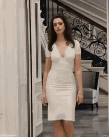 brajesh karn recommends anne hathaway hot gif pic