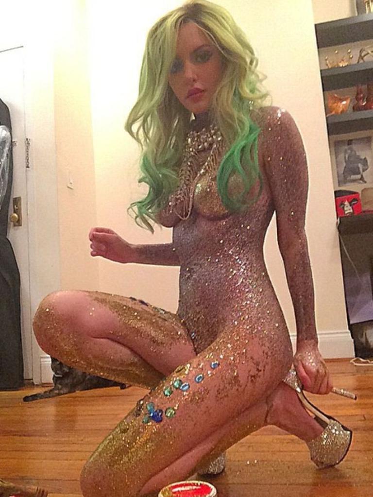 benu mehta add gabi grecko nude photo