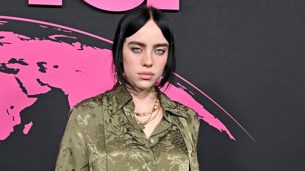 craig osmond recommends billie eilish tit flash pic