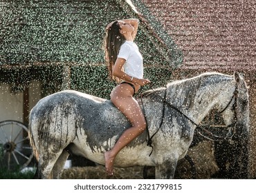 britt johnson recommends big booty white girl riding pic