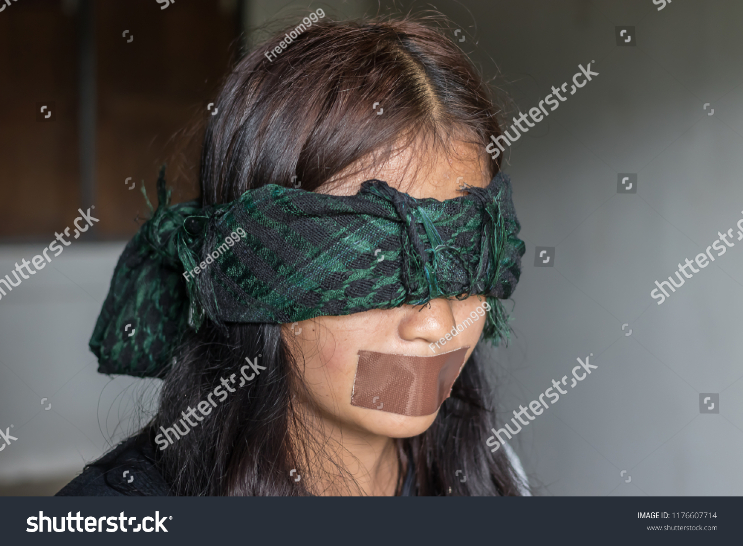 Best of Blindfolded and gagged women