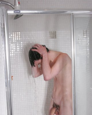 bashar al quwatli recommends naked men taking a shower pic
