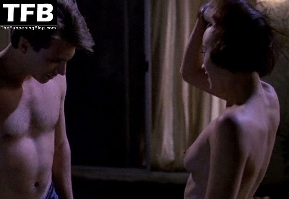 denise hou recommends Samantha Mathis Nude Gif