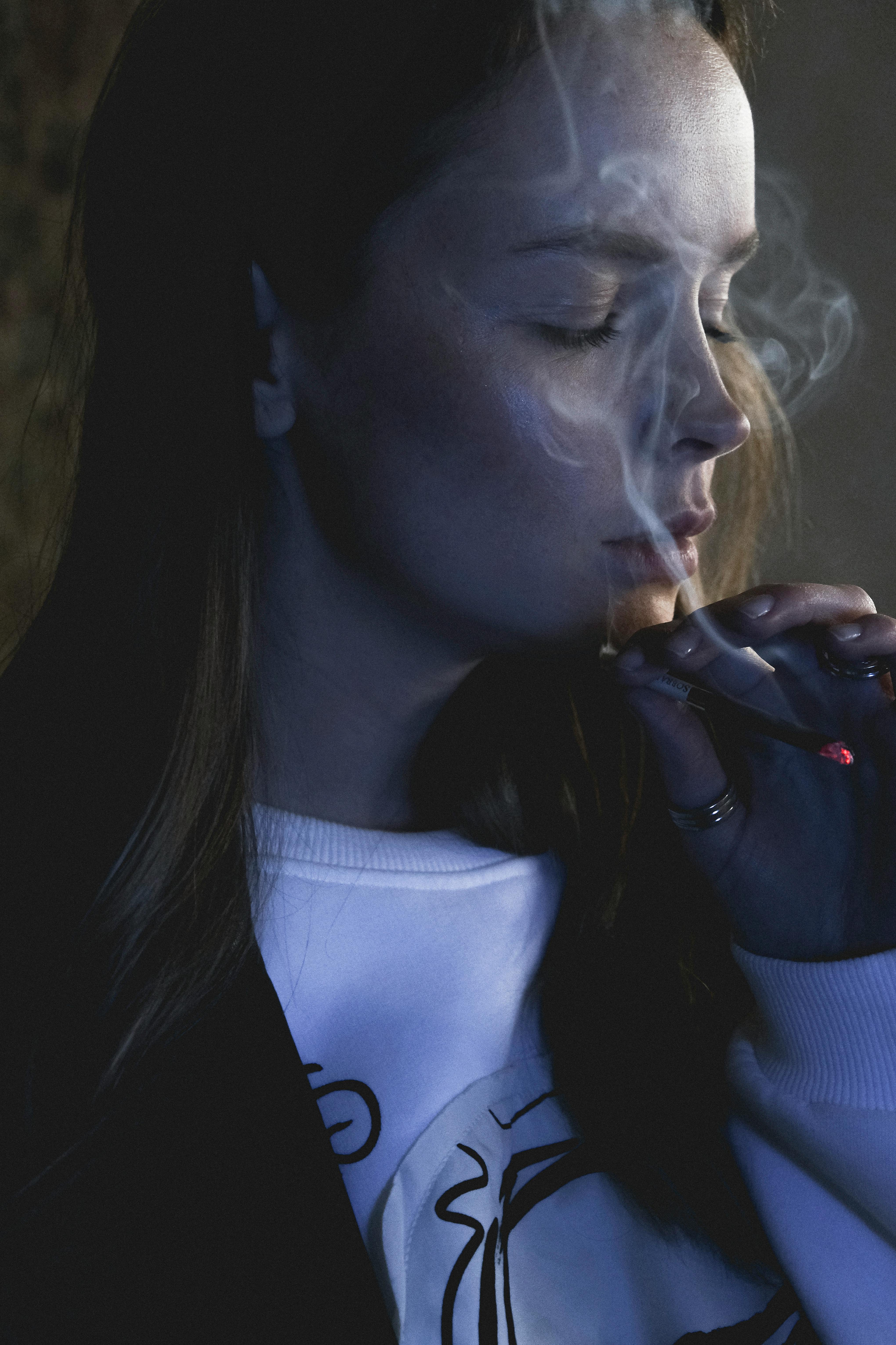 carrick michael recommends women smoking cigarettes tumblr pic