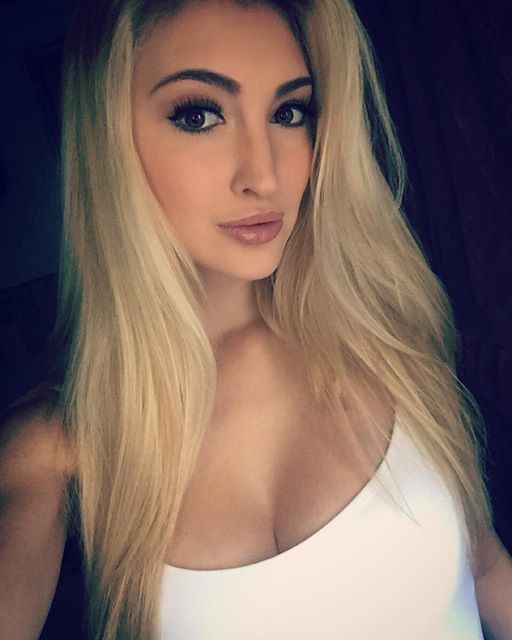 Anna Faith Tits bilder massasje