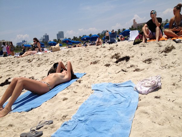 ben montijo recommends Topless At Miami Beach