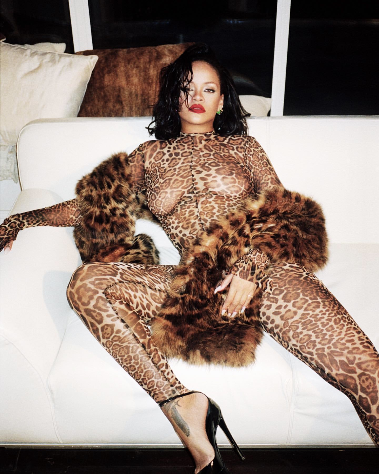 carol kitson recommends rihanna new naked pics pic