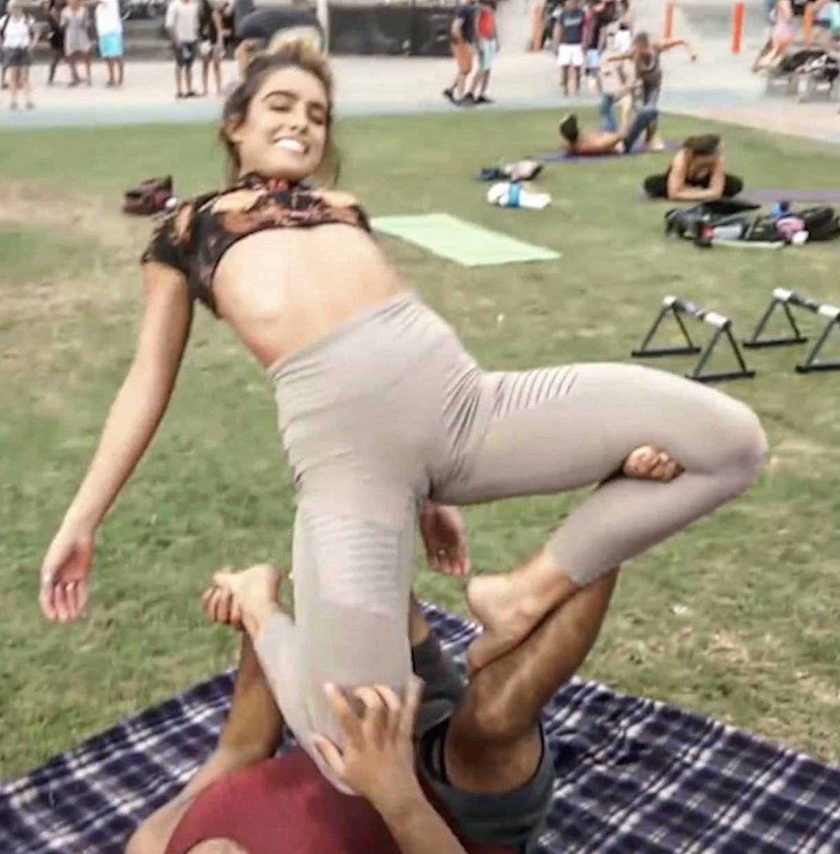 christine linda recommends Sommer Ray Cameltoe
