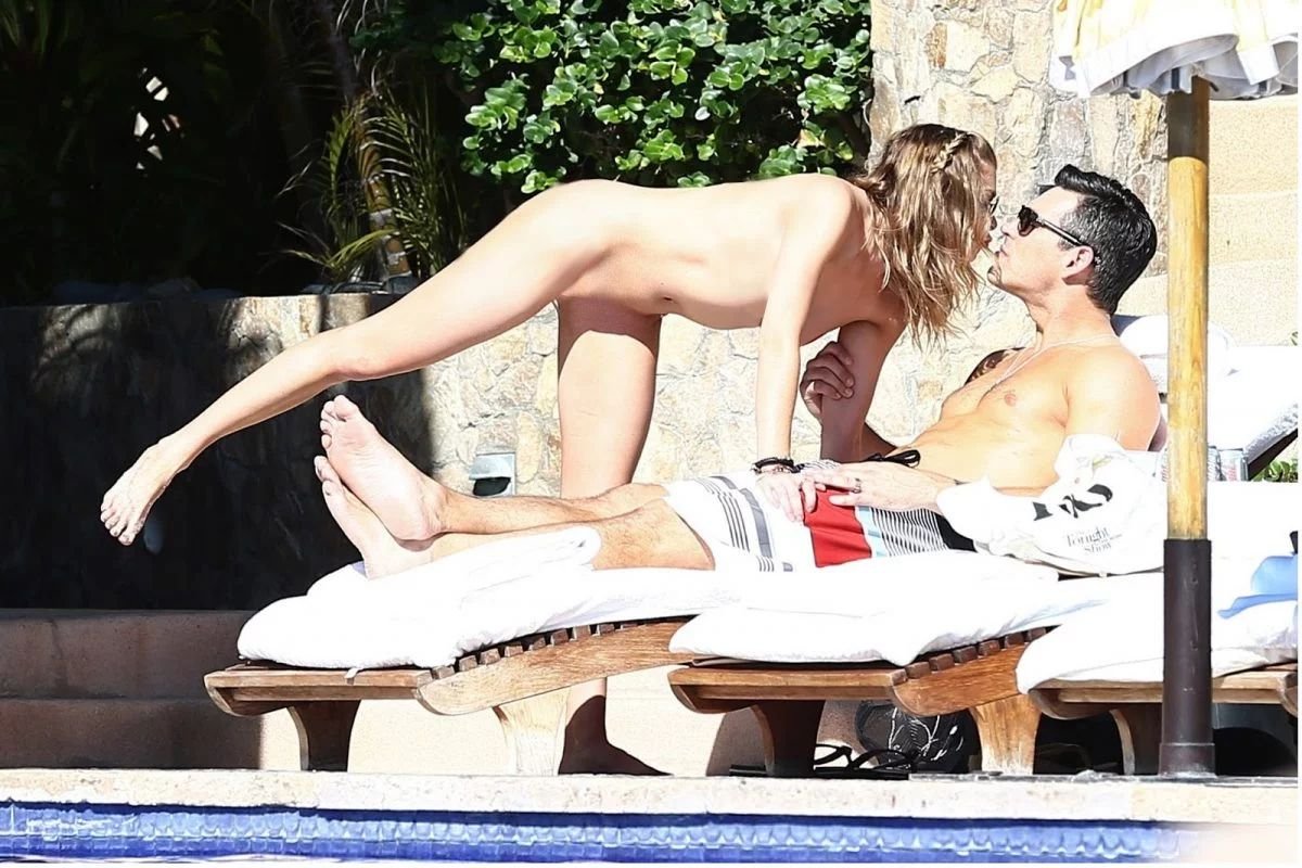 Best of Jennifer aniston nude sunbathing