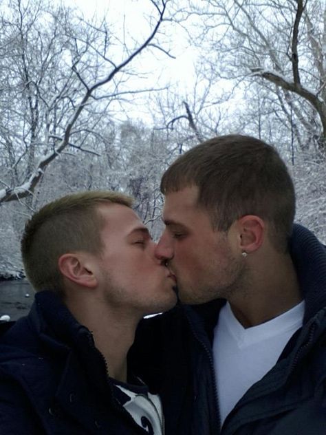 Best of Straight guys kiss tumblr