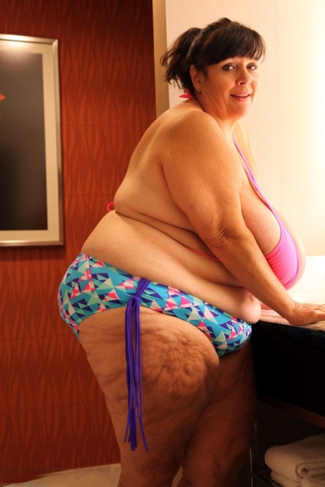 cherry elliott recommends super fat nude women pic