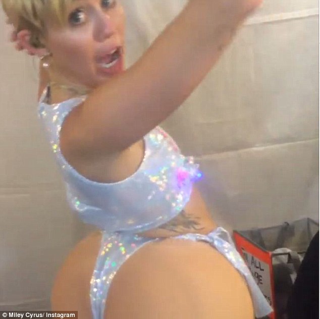 diana mendivil recommends Miley Cyrus Fat Ass