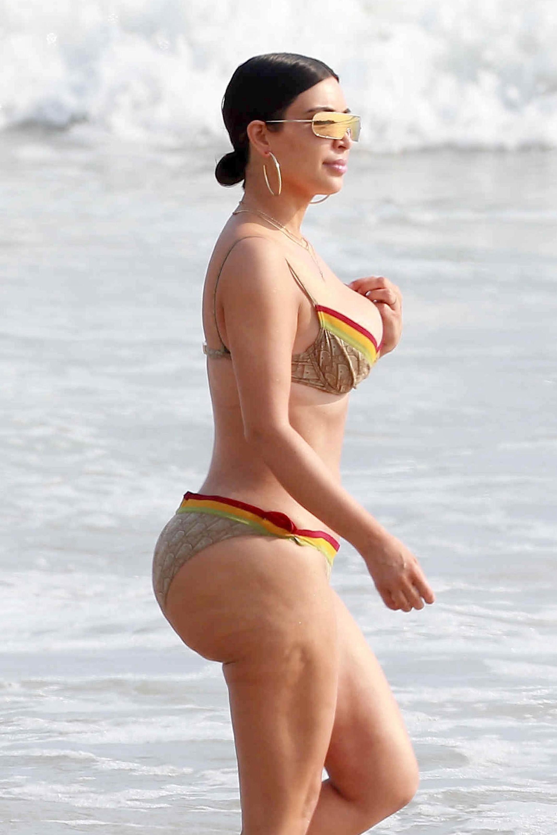 Best of Kim kardashian bikini booty