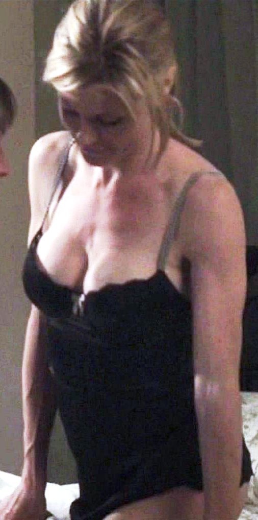 Julie Bowen Nude Pics desiree vega