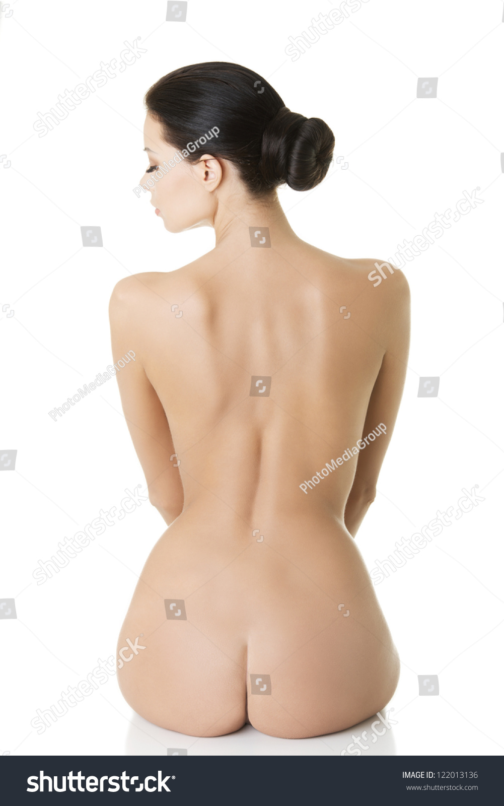 adi memic share from the back nude pose photos
