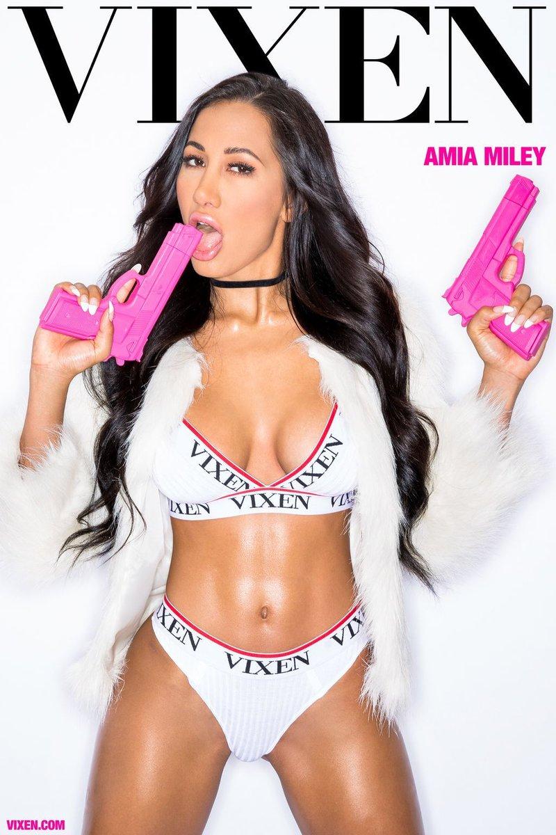 andre rioux recommends amia miley forum pic