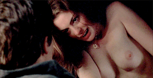 dina corleone recommends Anne Hathaway Boobs Gif