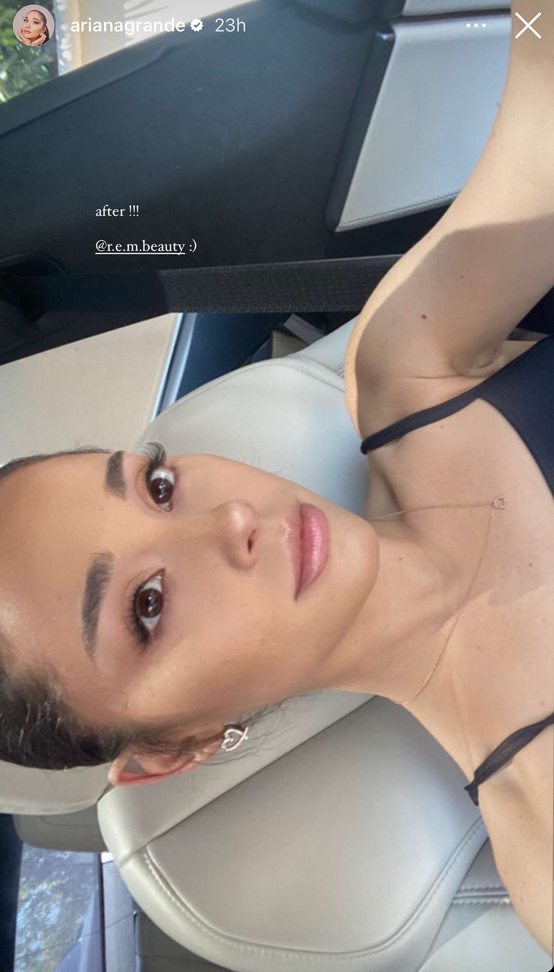 Ariana Grande Nude Selfie brandt tits