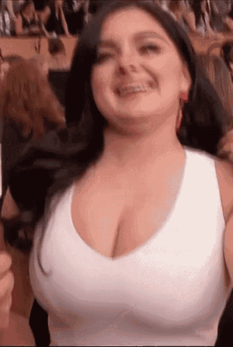 alam rana share ariel winter breasts nude photos