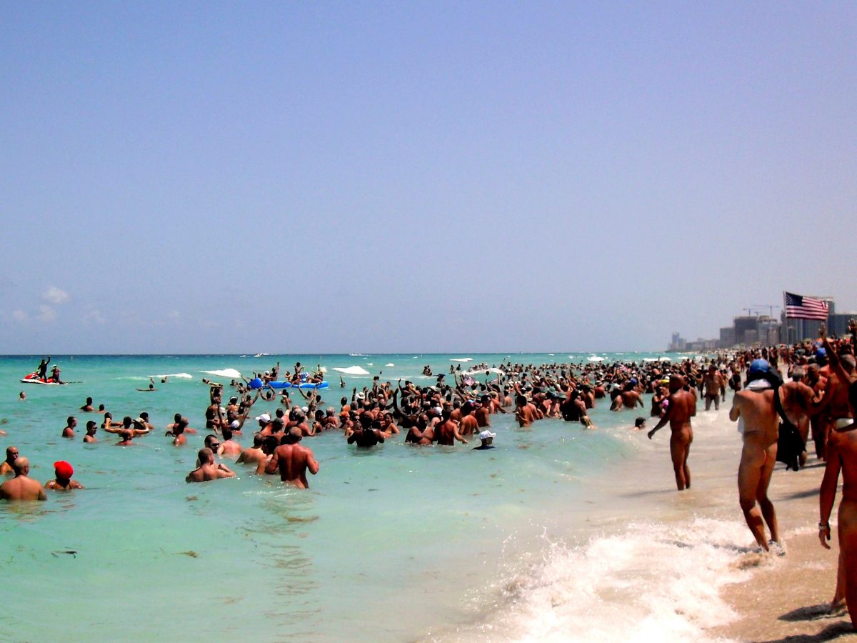 amet memet recommends Topless At Miami Beach