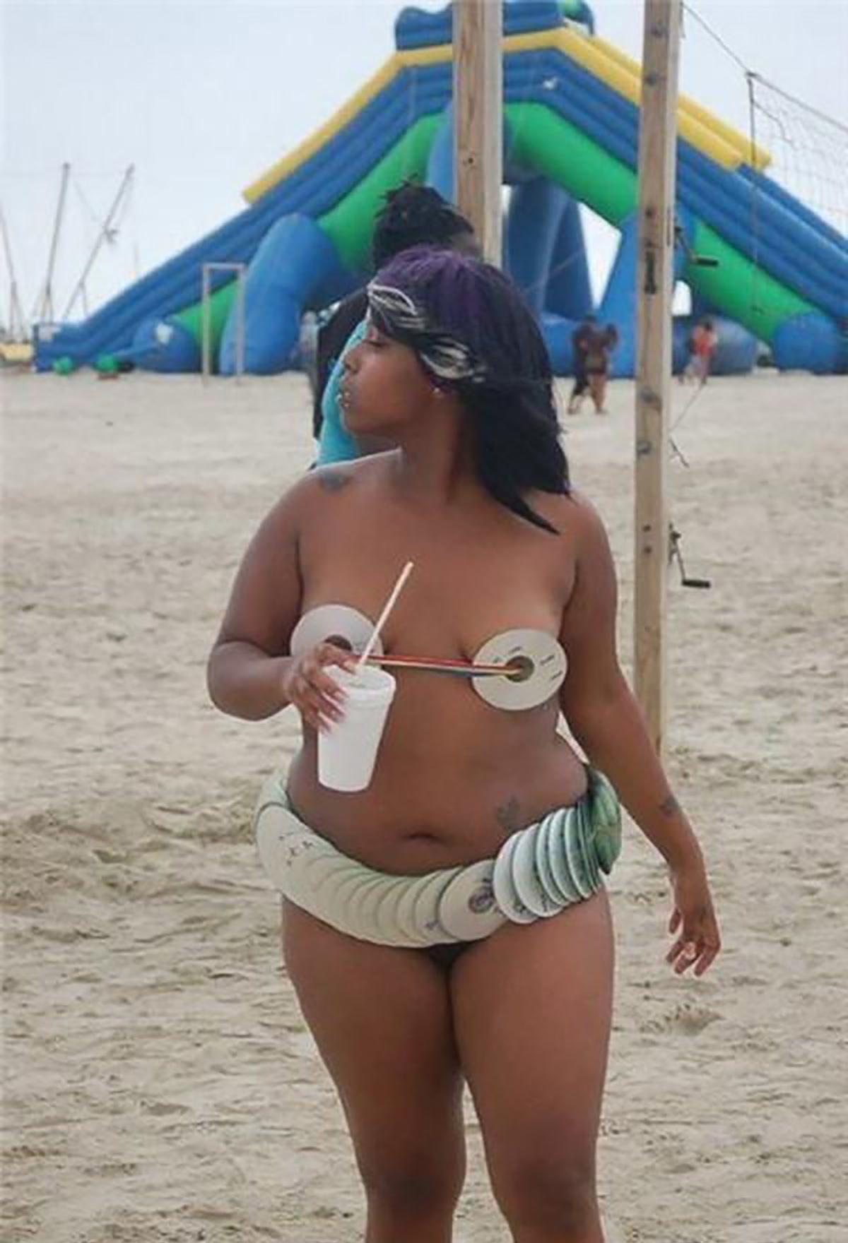 binquan yang recommends Bikini Fails On The Beach
