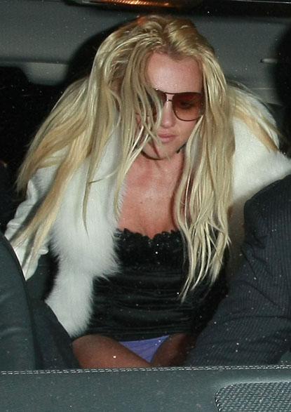alex kuehl recommends britney spears flash paparazzi pic
