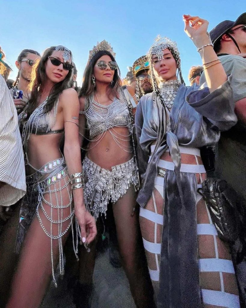 Burning Man Girls sext women