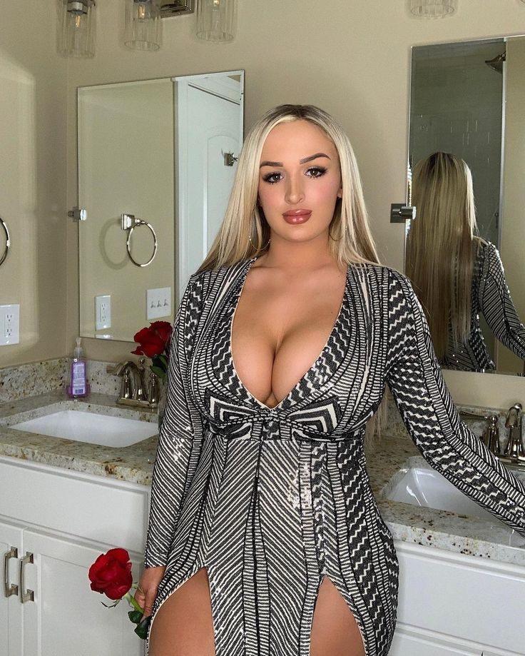aubrey cabanting recommends busty blonde tits pic